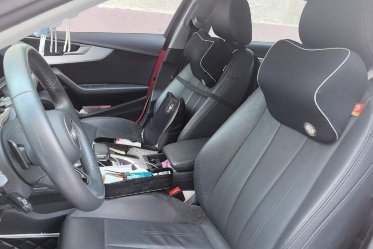 Used Audi A4L 2019 40 TFSI Fashion Edition China VI Emission Standard Left Front Seat