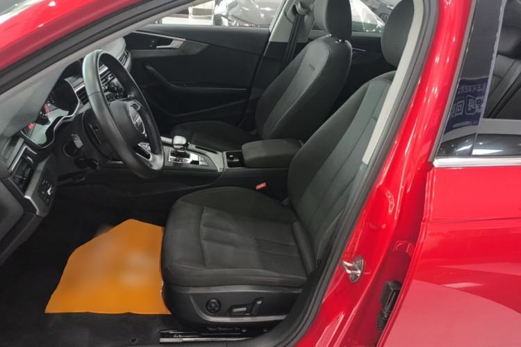 Used Audi A4L 2019 40 TFSI Ambition China VI Left Front Seat
