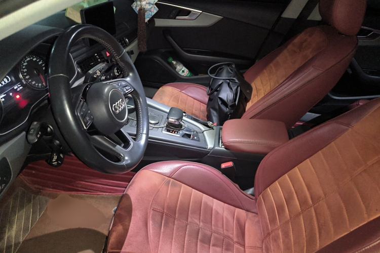 Used Audi A4L 2019 40 TFSI Ambition China VI Left Front Seat