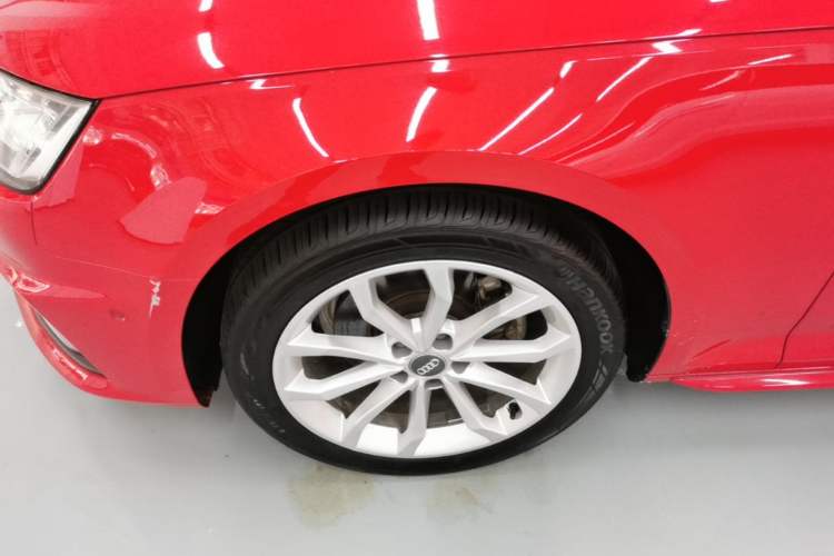 Used Audi A4L 2019 40 TFSI Fashion Edition China VI Emission Standard Left Front Wheel Hub