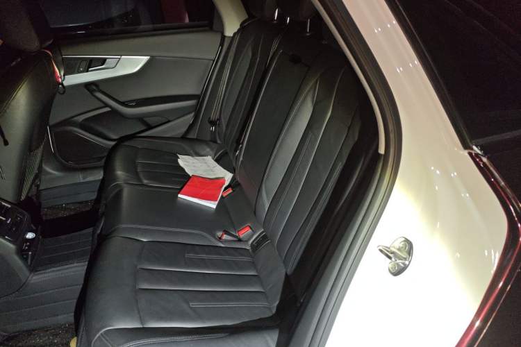 Used Audi A4L 2019 40 TFSI Fashion Edition China VI Emission Standard Left Rear Seat