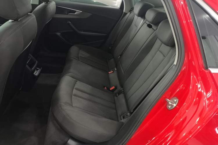 Used Audi A4L 2019 40 TFSI Ambition China VI Left Rear Seat