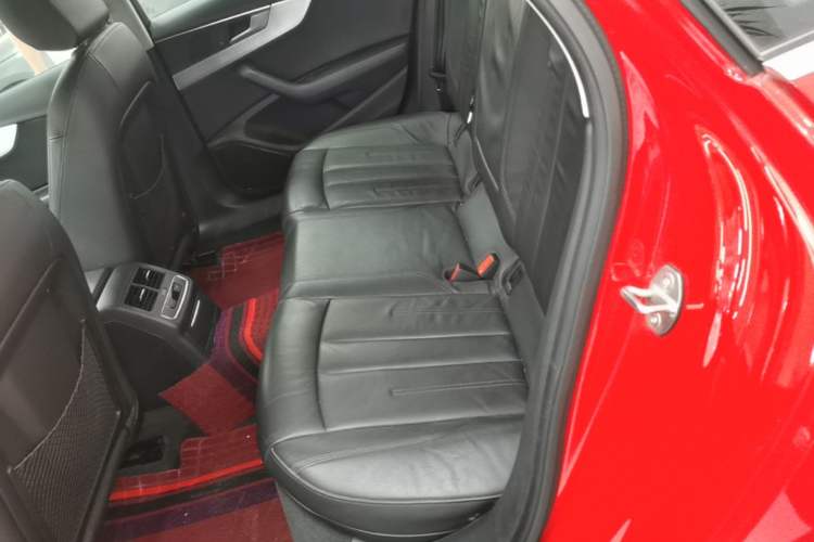Used Audi A4L 2019 40 TFSI Fashion Edition China VI Emission Standard Left Rear Seat