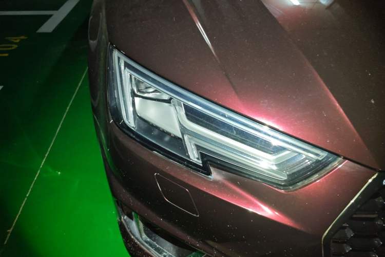 Used Audi A4L 2019 40 TFSI Fashion Edition China VI Emission Standard Right Front Headlight