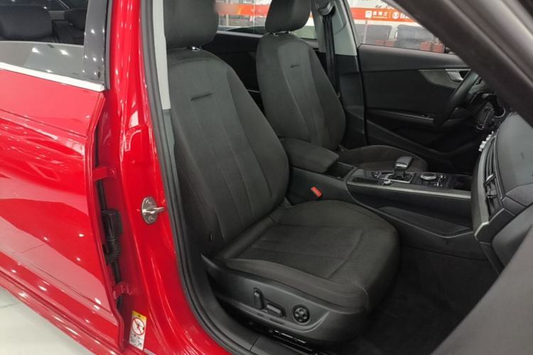 Used Audi A4L 2019 40 TFSI Ambition China VI Right Front Seat