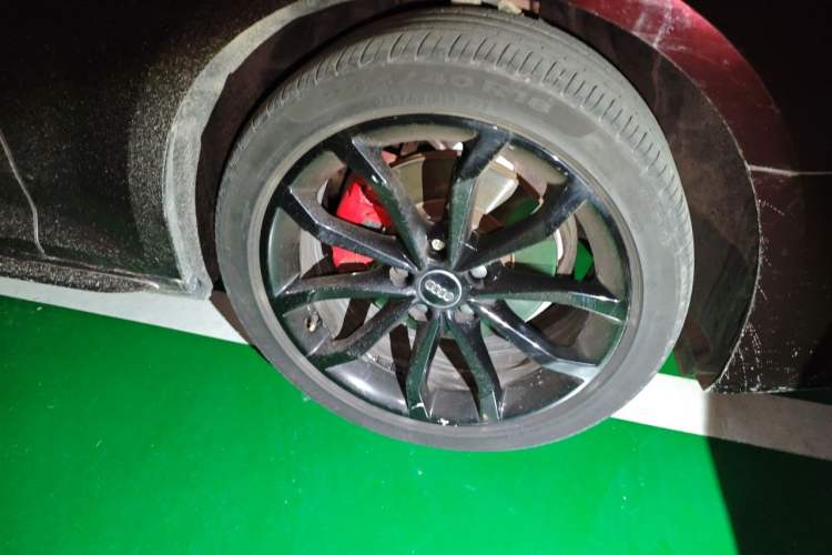 Used Audi A4L 2019 40 TFSI Fashion Edition China VI Emission Standard Right Front Wheel Hub