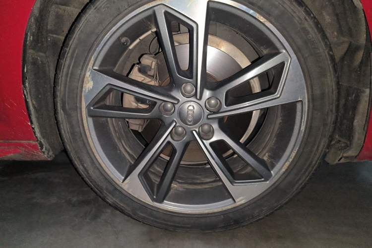 Used Audi A4L 2019 40 TFSI Ambition China VI Right Front Wheel Hub