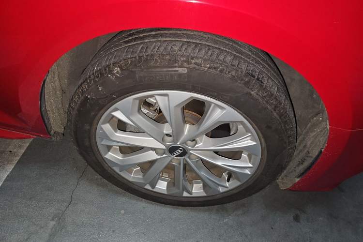 Used Audi A4L 2019 40 TFSI Ambition China VI Right Front Wheel Hub
