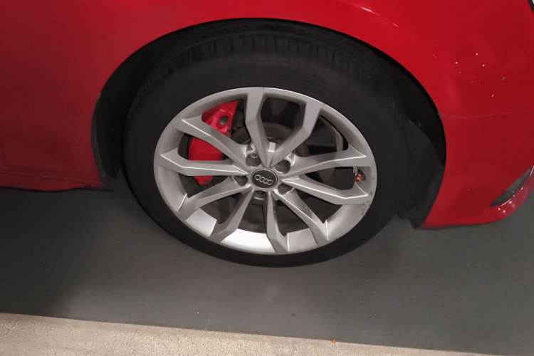 Used Audi A4L 2019 45 TFSI quattro Individual Sport Edition China VI Right Front Wheel Hub