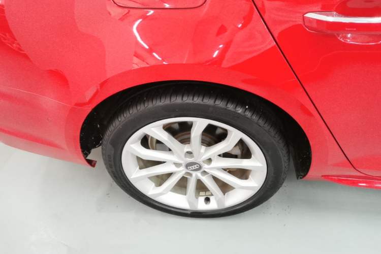 Used Audi A4L 2019 40 TFSI Fashion Edition China VI Emission Standard Right Rear Wheel Hub