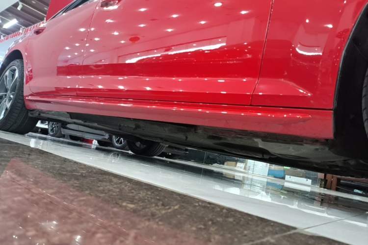 Used Audi A4L 2019 40 TFSI Ambition China VI Right Side Sill