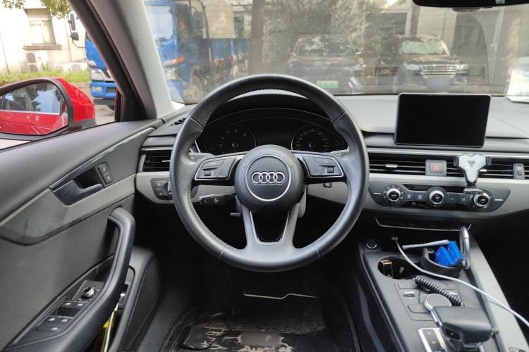 Used Audi A4L 2019 40 TFSI Ambition China VI Steering Wheel