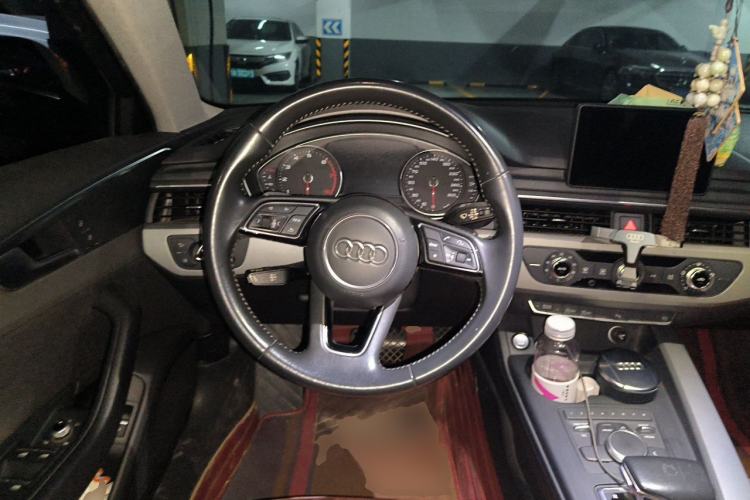 Used Audi A4L 2019 40 TFSI Ambition China VI Steering Wheel
