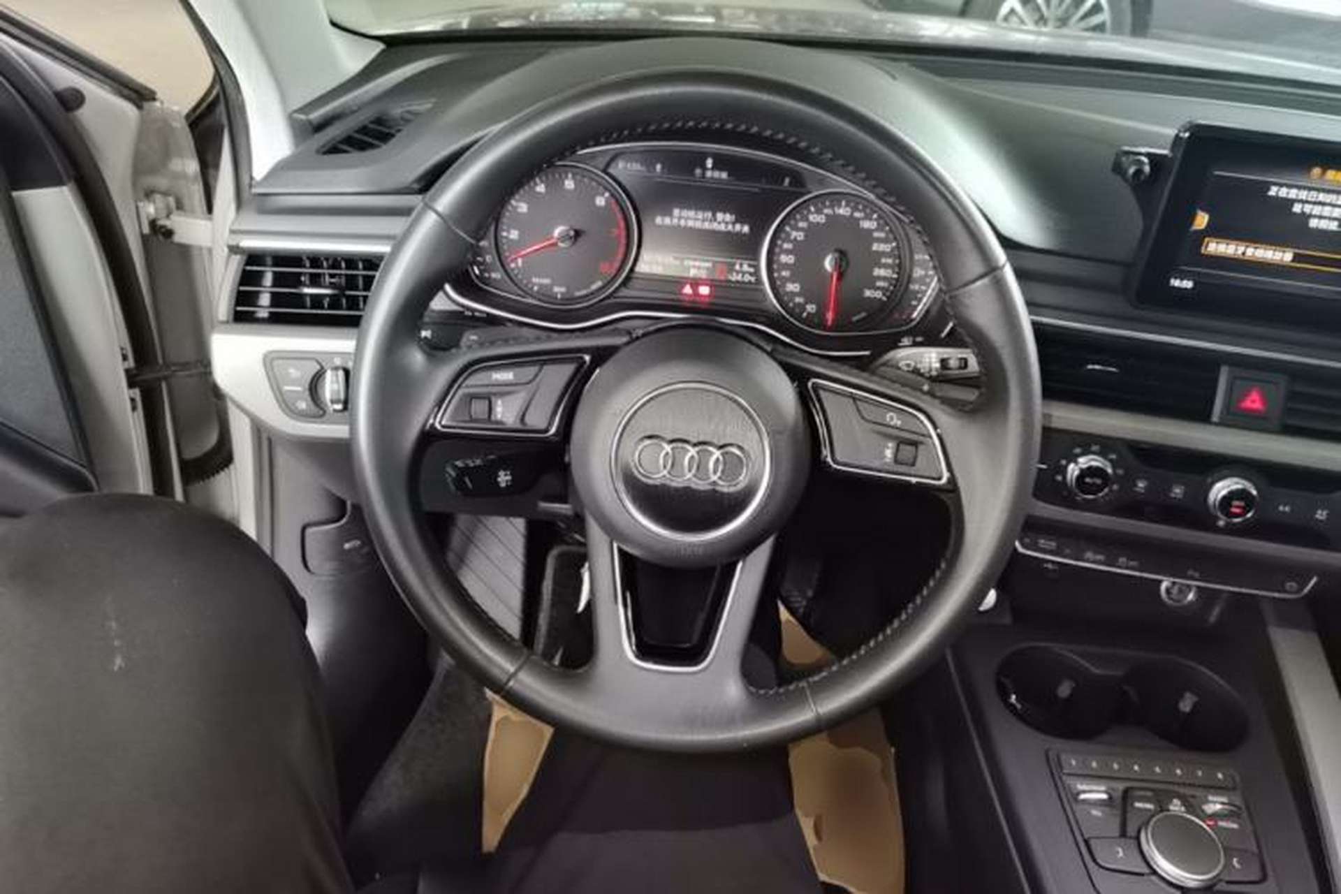 Used Audi A4L 2019 40 TFSI Ambition China VI Steering Wheel