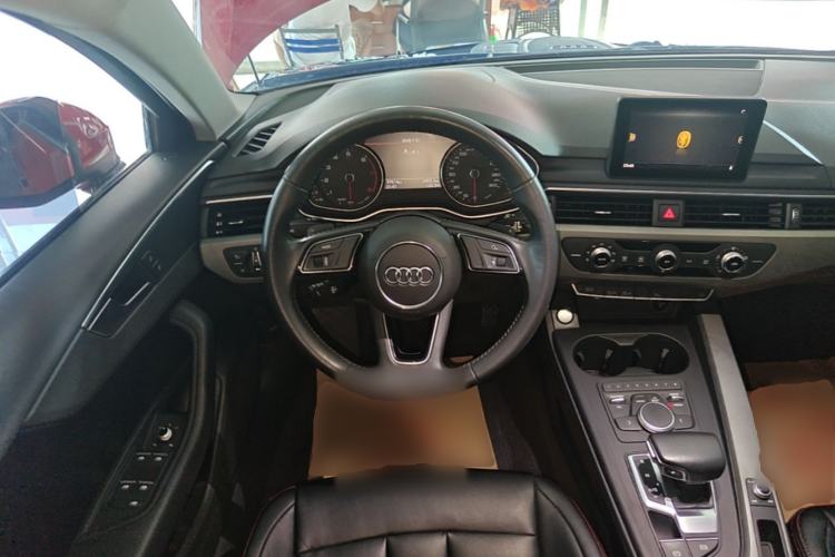 Used Audi A4L 2019 40 TFSI Ambition China VI Steering Wheel