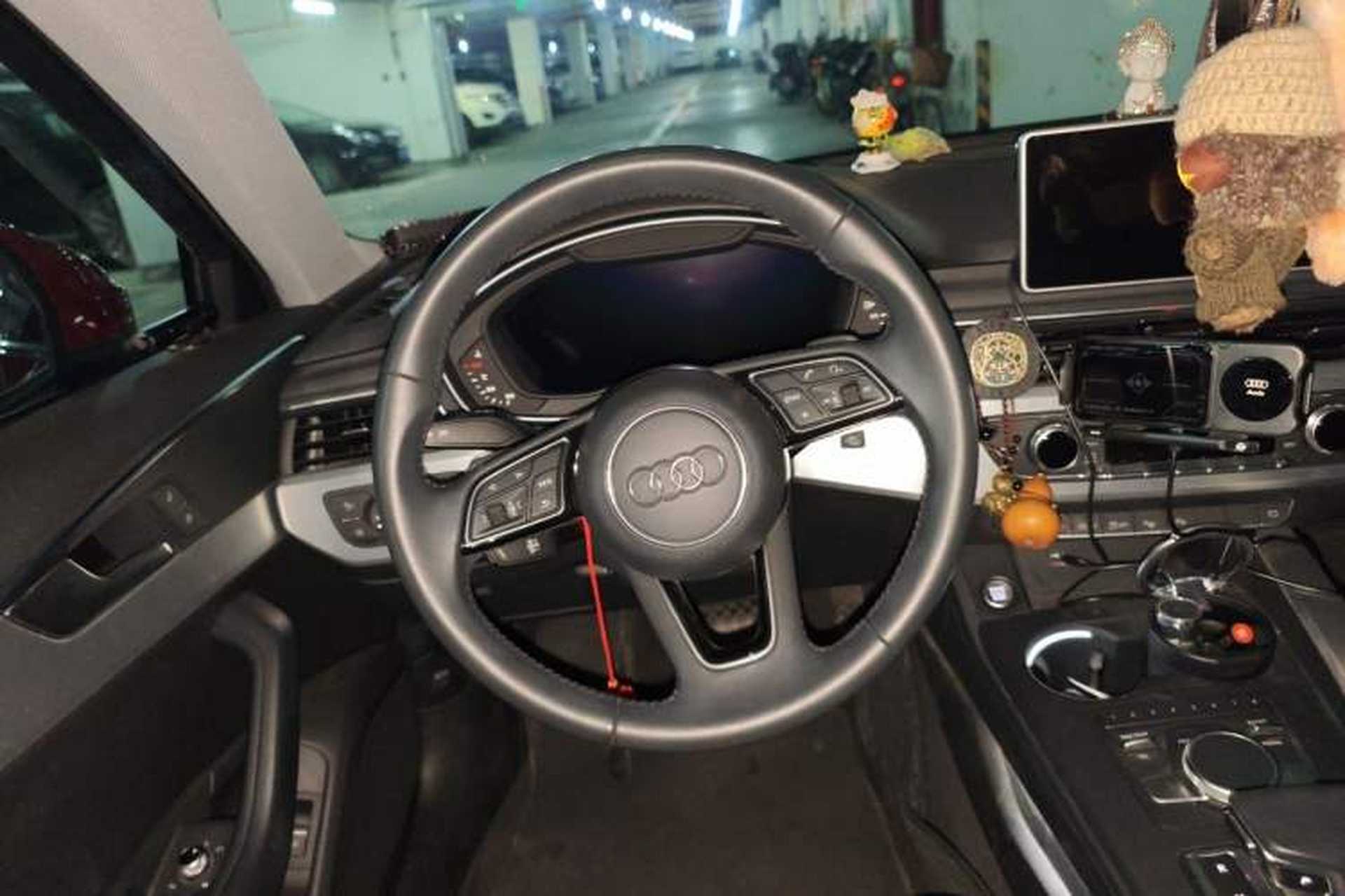 Used Audi A4L 2019 40 TFSI Fashion Edition China VI Emission Standard Steering Wheel