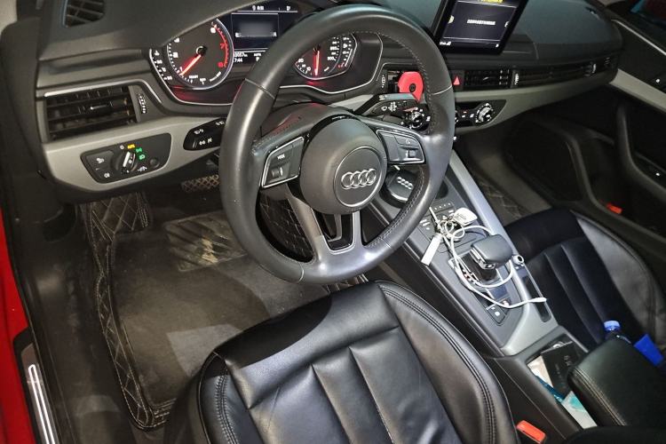 Used Audi A4L 2019 40 TFSI Ambition China VI Steering Wheel
