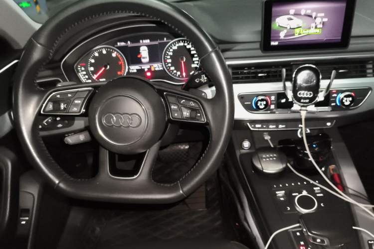 Used Audi A4L 2019 45 TFSI quattro Individual Sport Edition China VI Steering Wheel