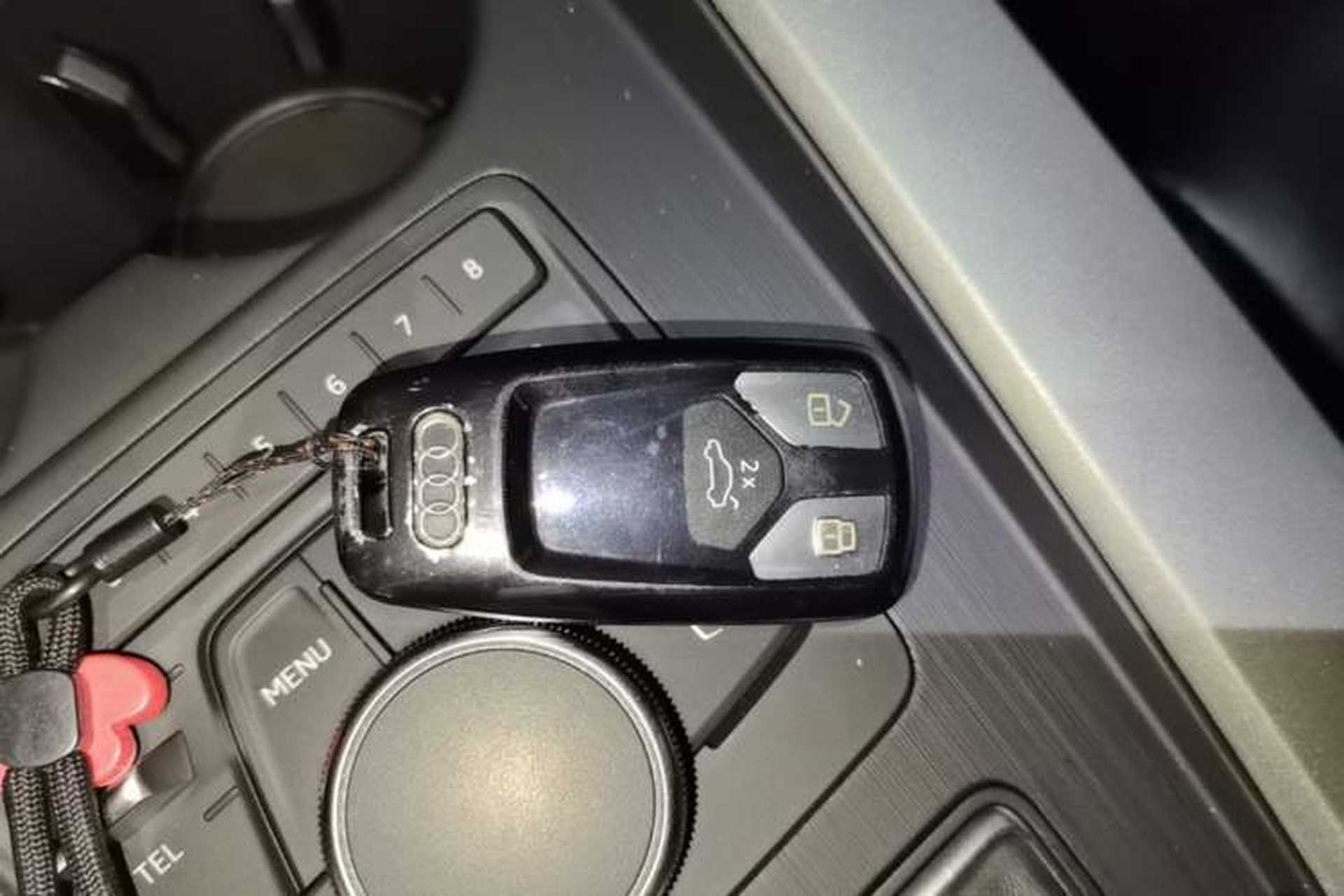 Used Audi A4L 2019 40 TFSI Ambition China VI Vehicle Key