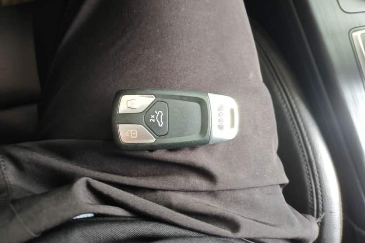 Used Audi A4L 2019 40 TFSI Fashion Version China V Vehicle Key