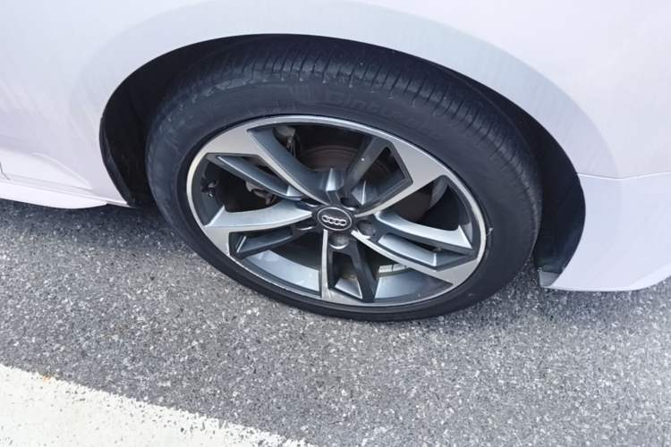 Used Audi A4L 2019 40 TFSI Ambition China VI Right Front Wheel Hub