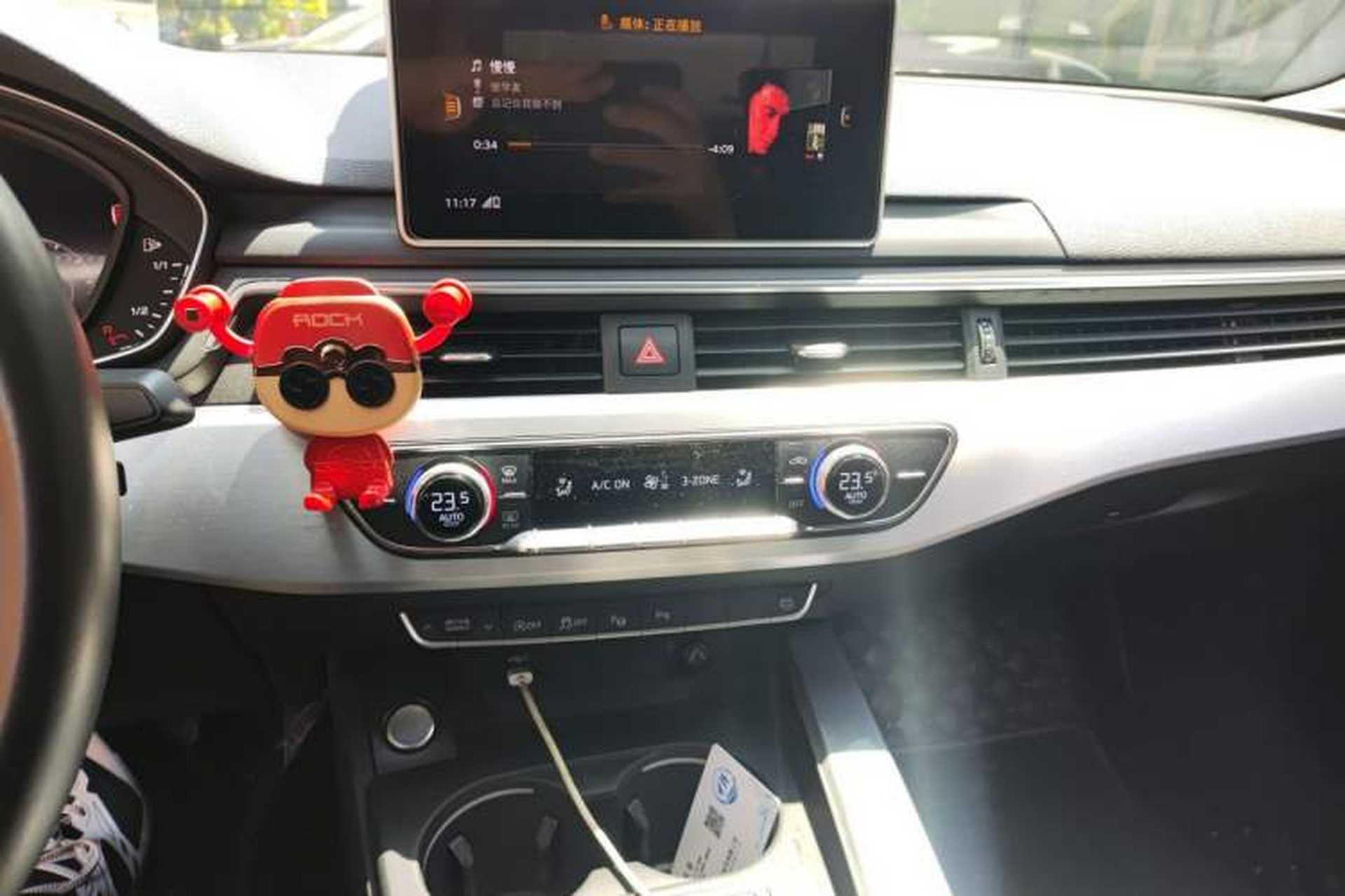 Used Audi A4L 2019 40 TFSI Fashion Version China V Audio And AC Panel
