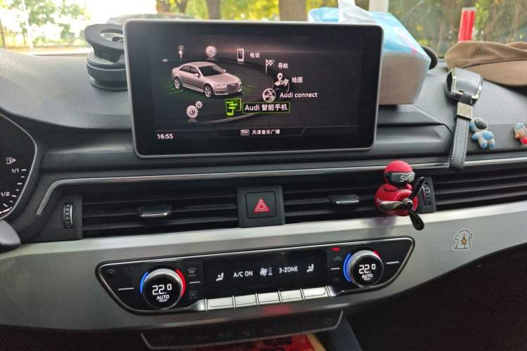 Used Audi A4L 2019 40 TFSI Fashion Edition China VI Emission Standard Audio And AC Panel