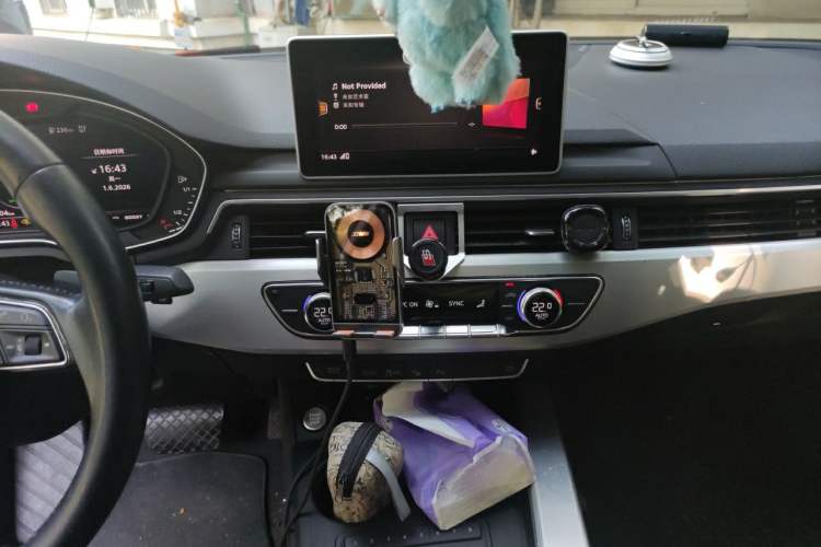 Used Audi A4L 2019 40 TFSI Sporty Version China V Audio And AC Panel