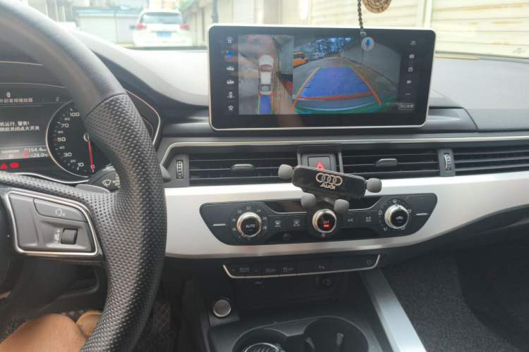 Used Audi A4L 2019 40 TFSI Ambition China VI Audio And AC Panel