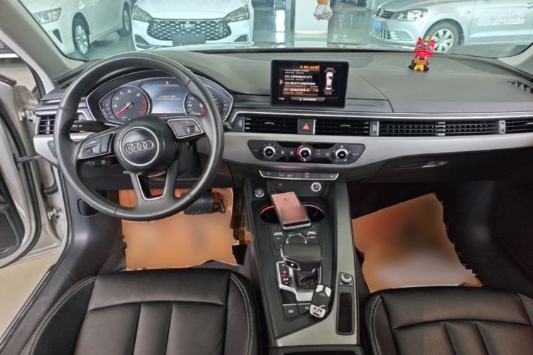 Used Audi A4L 2019 40 TFSI Ambition China VI Center Console