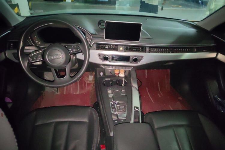 Used Audi A4L 2019 40 TFSI Fashion Edition China VI Emission Standard Center Console