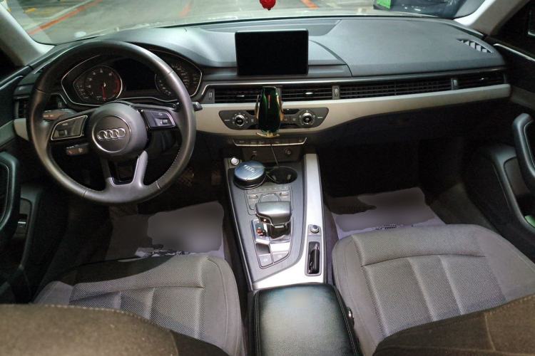 Used Audi A4L 2019 40 TFSI Ambition Version China V Center Console