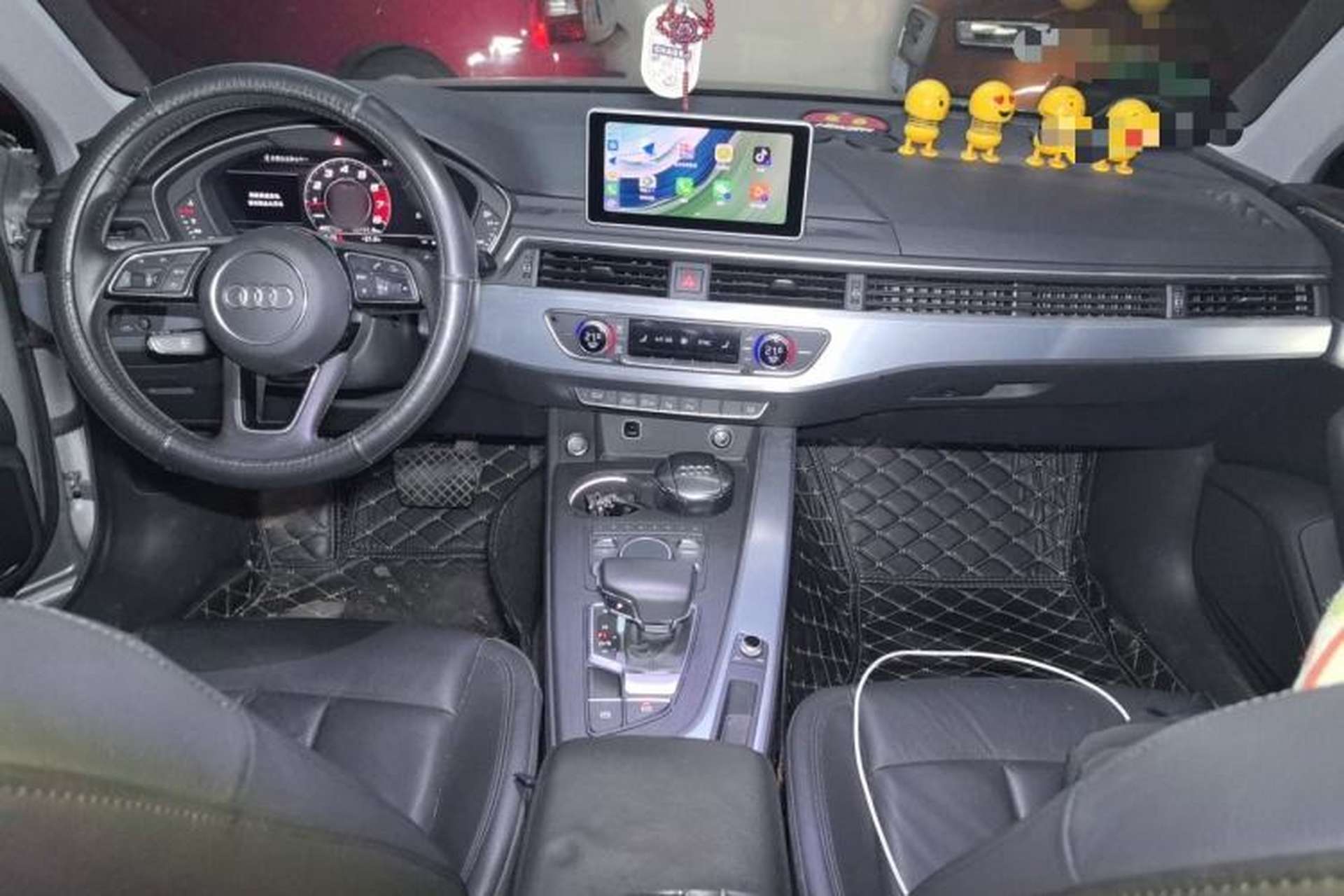 Used Audi A4L 2019 40 TFSI Fashion Edition China VI Emission Standard Center Console