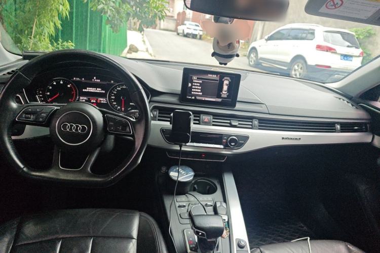 Used Audi A4L 2019 45 TFSI quattro Individual Sport Edition China VI Center Console