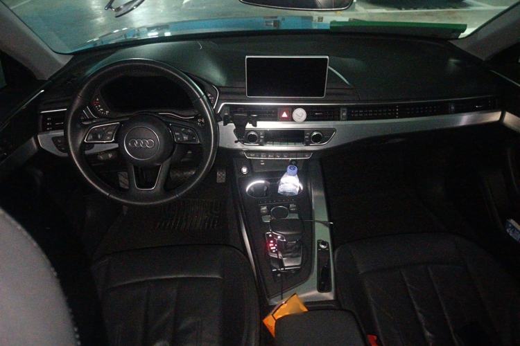 Used Audi A4L 2019 40 TFSI Fashion Version China V Center Console