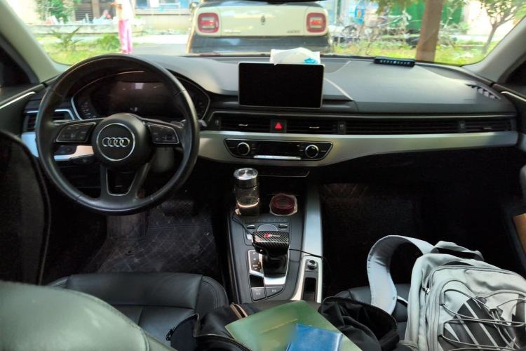 Used Audi A4L 2019 40 TFSI Fashion Edition China VI Emission Standard Center Console