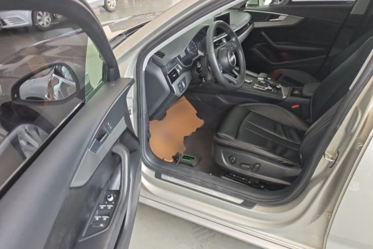 Used Audi A4L 2019 40 TFSI Ambition China VI Driver Seat