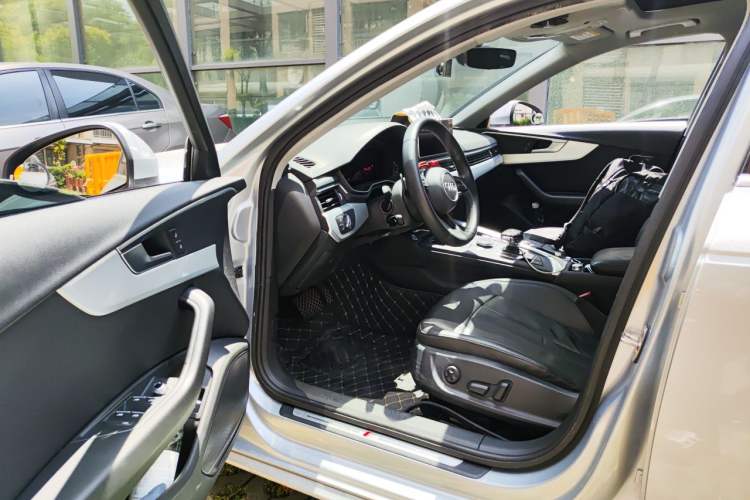 Used Audi A4L 2019 40 TFSI Fashion Version China V Driver Seat