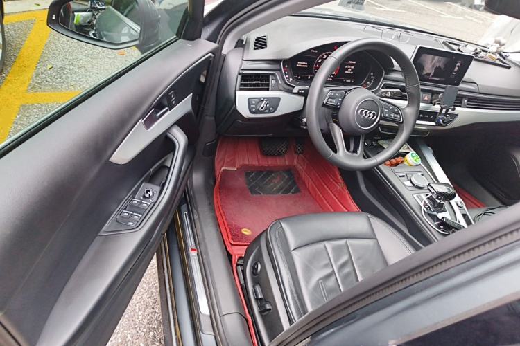Used Audi A4L 2019 40 TFSI Fashion Edition China VI Emission Standard Driver Seat