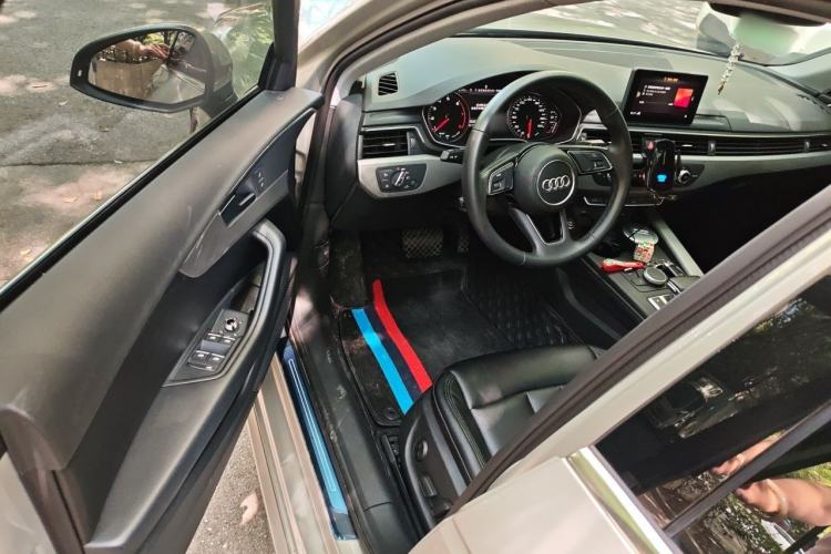 Used Audi A4L 2019 40 TFSI Ambition China VI Driver Seat