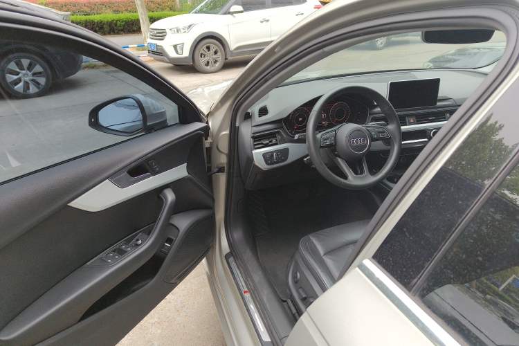 Used Audi A4L 2019 40 TFSI Fashion Version China V Driver Seat