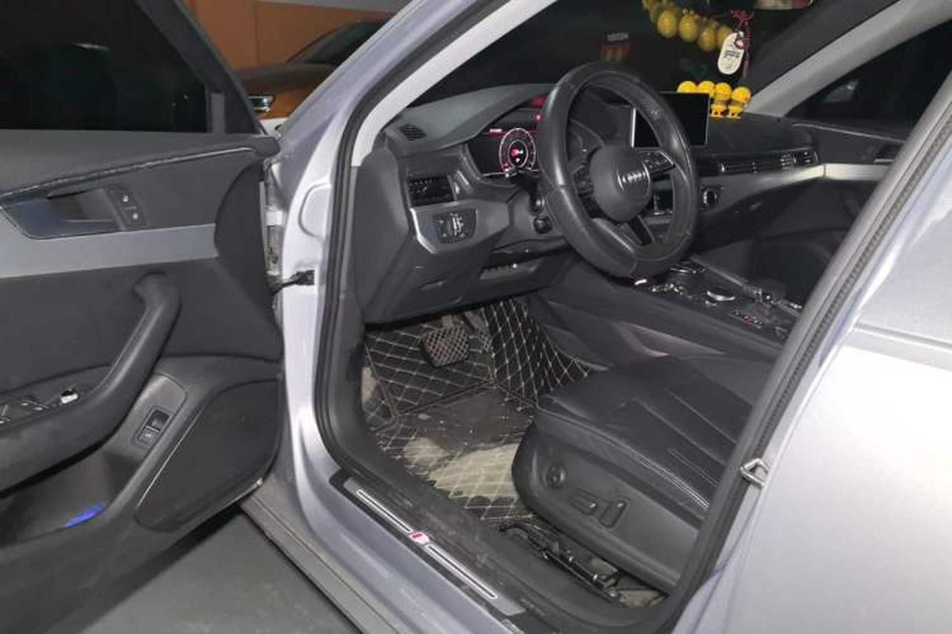 Used Audi A4L 2019 40 TFSI Fashion Edition China VI Emission Standard Driver Seat