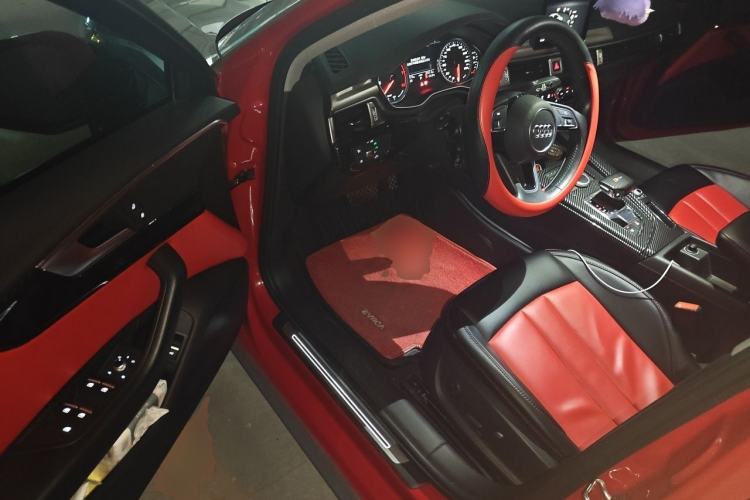 Used Audi A4L 2019 40 TFSI Ambition China VI Driver Seat
