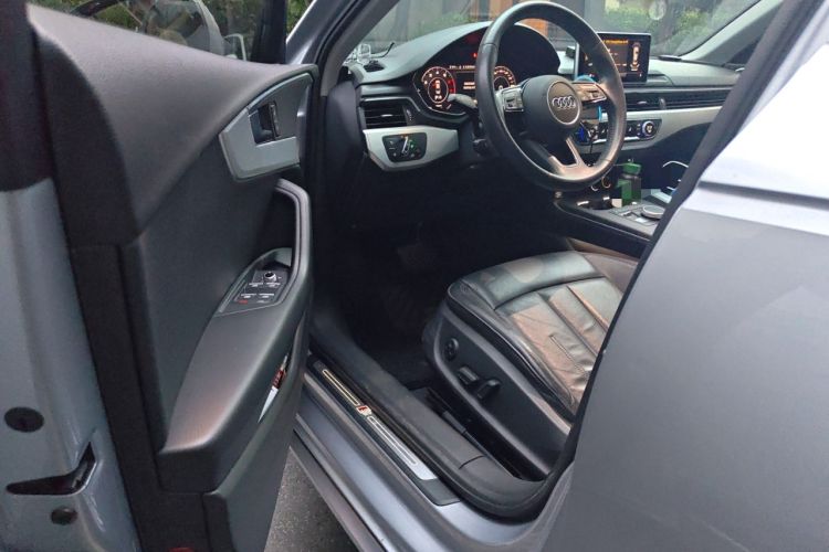 Used Audi A4L 2019 40 TFSI Fashion Edition China VI Emission Standard Driver Seat