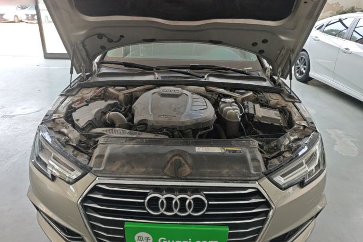 Used Audi A4L 2019 40 TFSI Ambition China VI Engine Bay