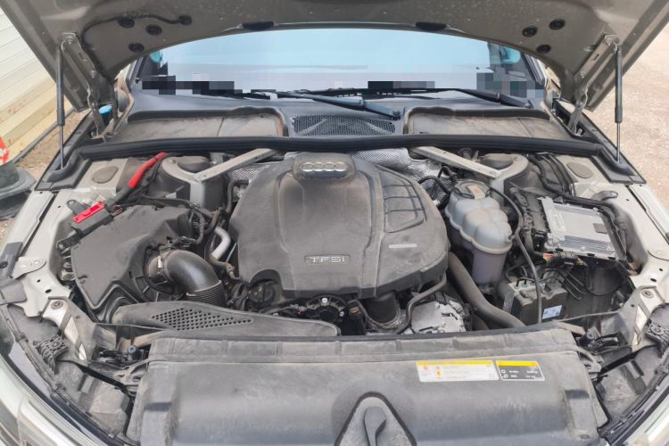 Used Audi A4L 2019 40 TFSI Ambition China VI Engine Bay