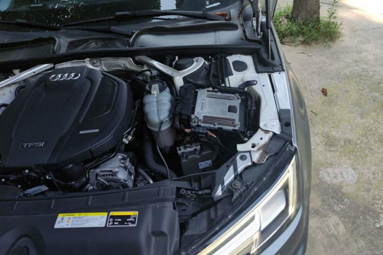 Used Audi A4L 2019 40 TFSI Sporty Version China V Engine Bay Left