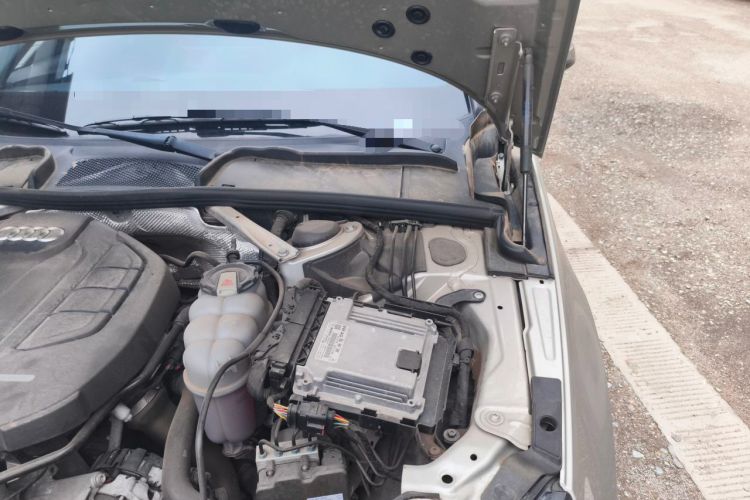 Used Audi A4L 2019 40 TFSI Ambition China VI Engine Bay Left