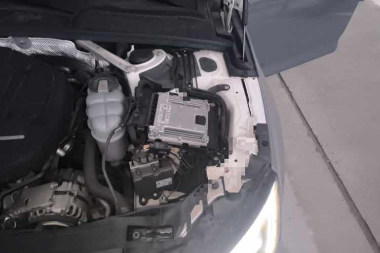 Used Audi A4L 2019 40 TFSI Fashion Edition China VI Emission Standard Engine Bay Left