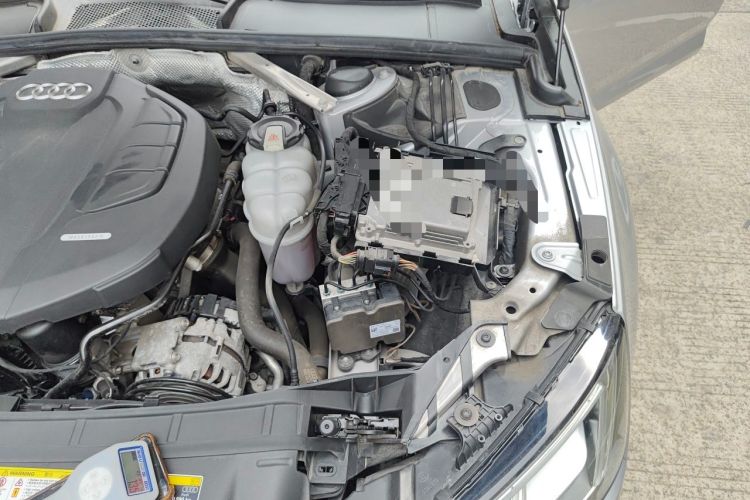 Used Audi A4L 2019 40 TFSI Ambition China VI Engine Bay Left